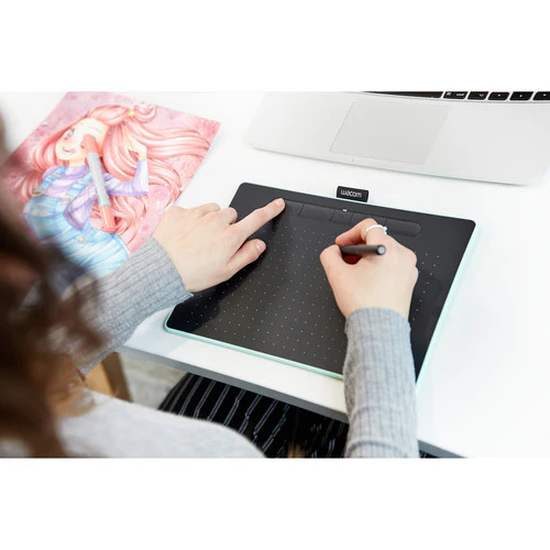 Intuos Creative Pen Tablet - Bluetooth Medium Green - Image 5